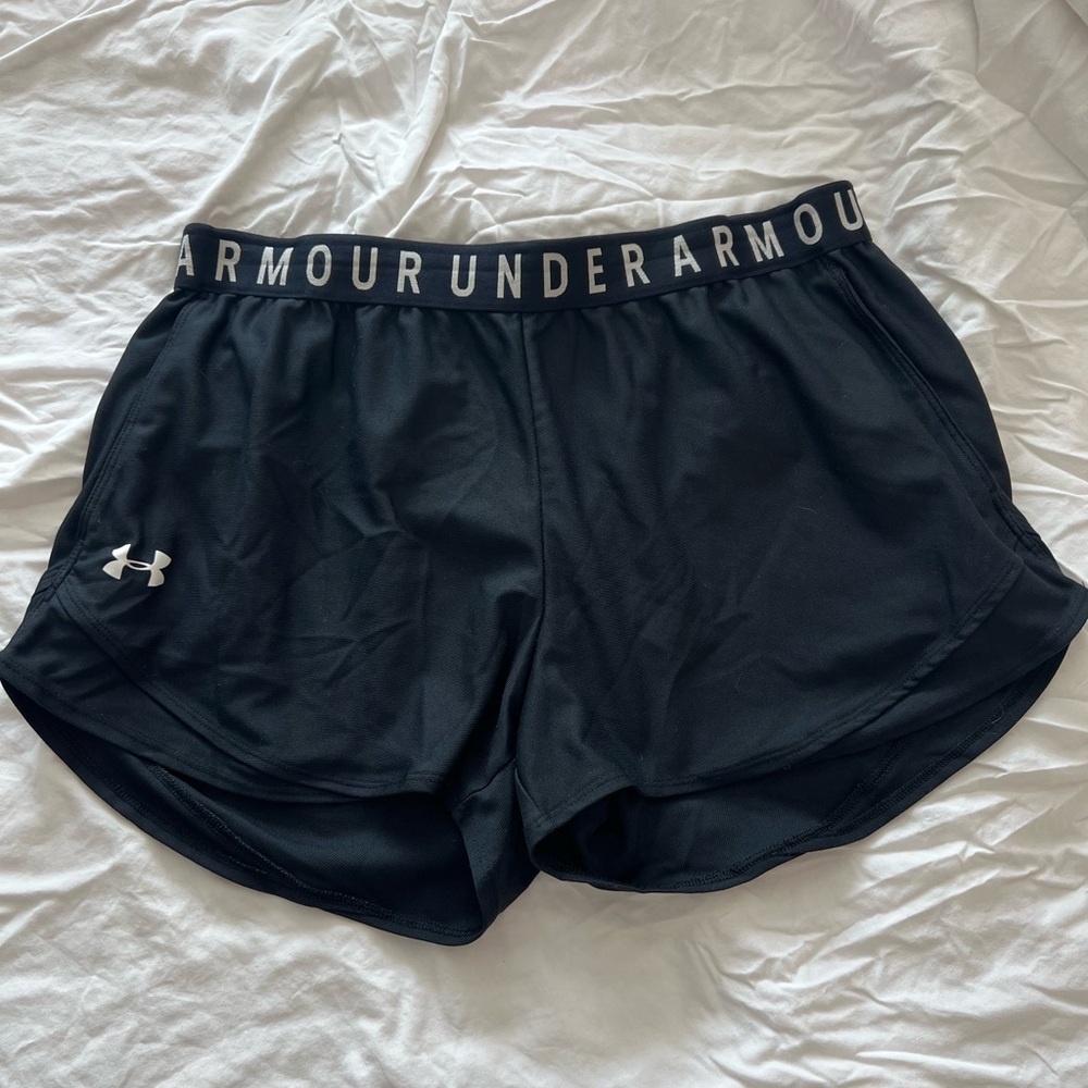 XL Women’s Under Armour Shorts